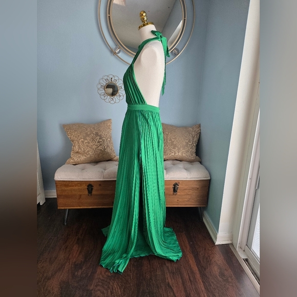 L'IDÉE Green Renaissance Gown - Picture 5 of 8